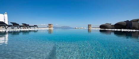 Outdoor pool, sun loungers
