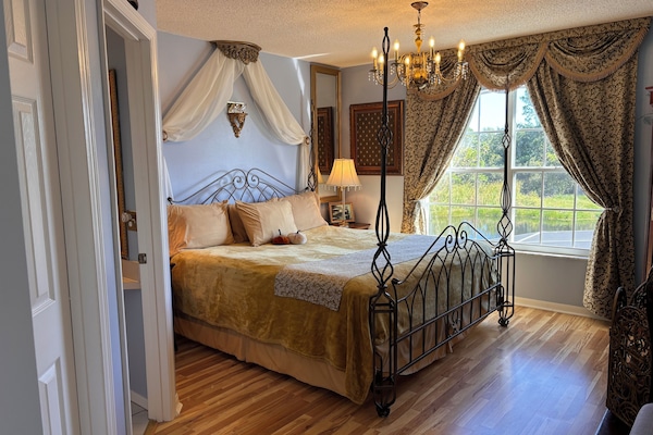 Cinderella Suite, fit for royalty, king bed, walk-in closet, full ensuite