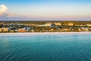 Indian Rocks Beach - 3/5 minute walk from the resort