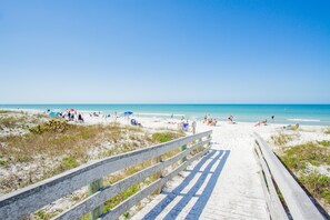 Beach nearby - Waterfront, Harbourside, Water Park, Beach, #3316 (Indian Rocks Beach)