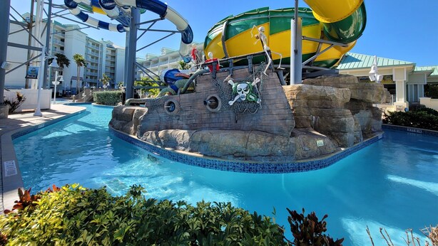 Unclassified image, 1 of 48, button - Waterfront, Harbourside, Water Park, Beach, #8815 (Indian Rocks Beach)