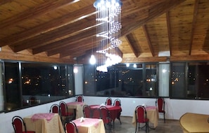 Daily continental breakfast for a fee - Apart-Hotel Gibert's House (Villa Carlos Paz)