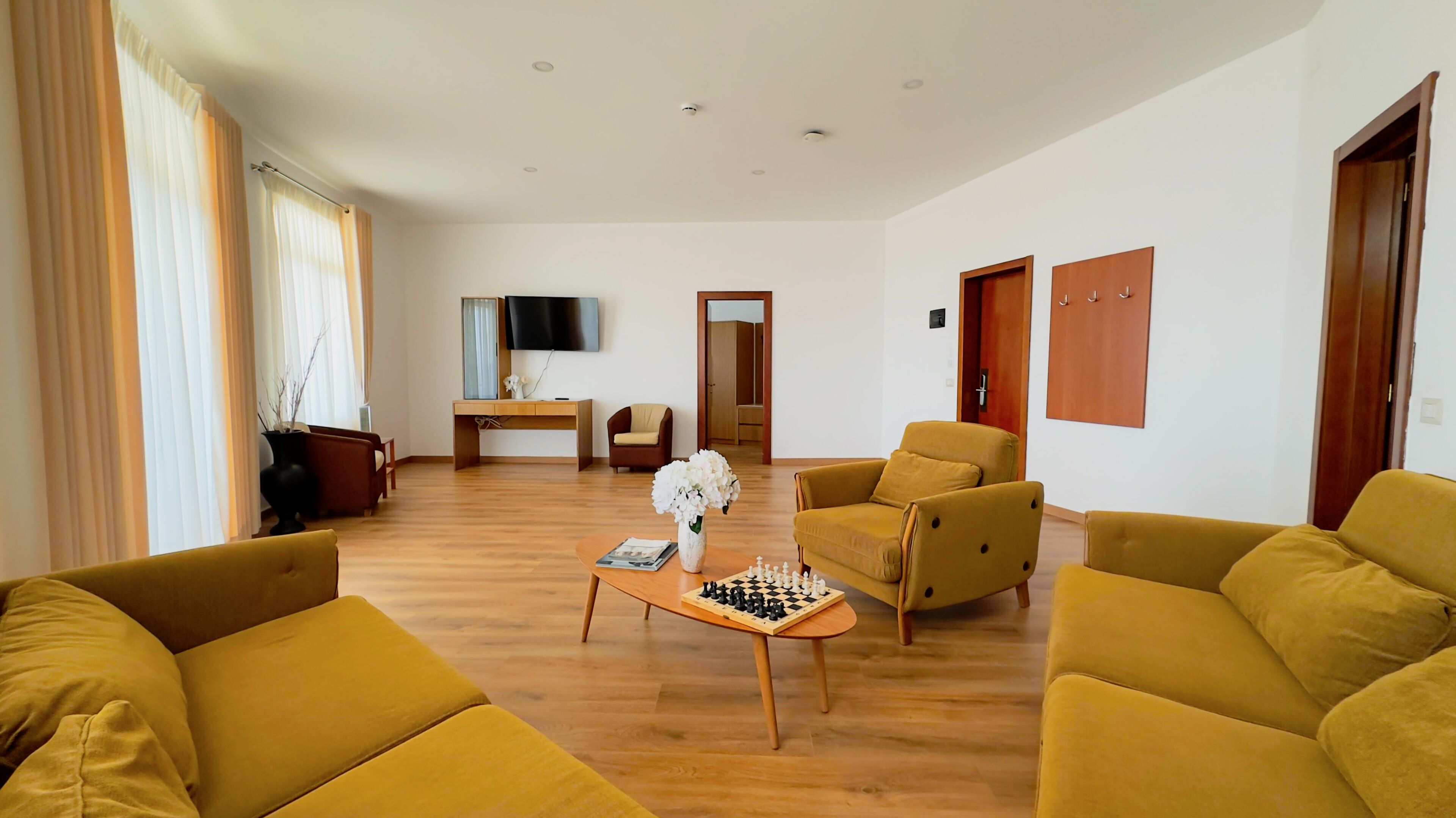 Junior Room, Mountain View | Desk, soundproofing, free WiFi, bed sheets