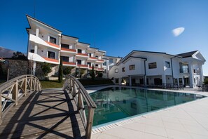 Esterni