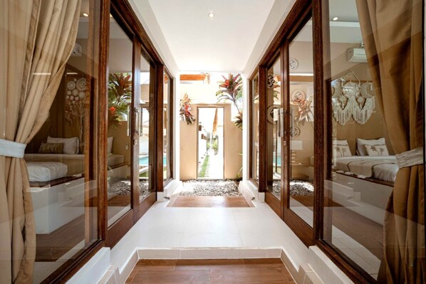 6 bedrooms, in-room safe, desk, iron/ironing board