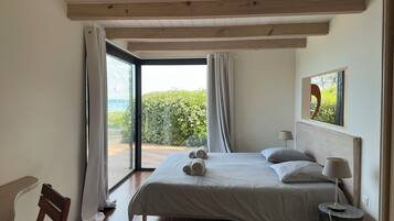 5 bedrooms, iron/ironing board, travel cot, free WiFi