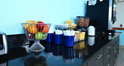 Sky Palace Inn & Suites tarjoaa matkalaiselle monenlaista nähtävää