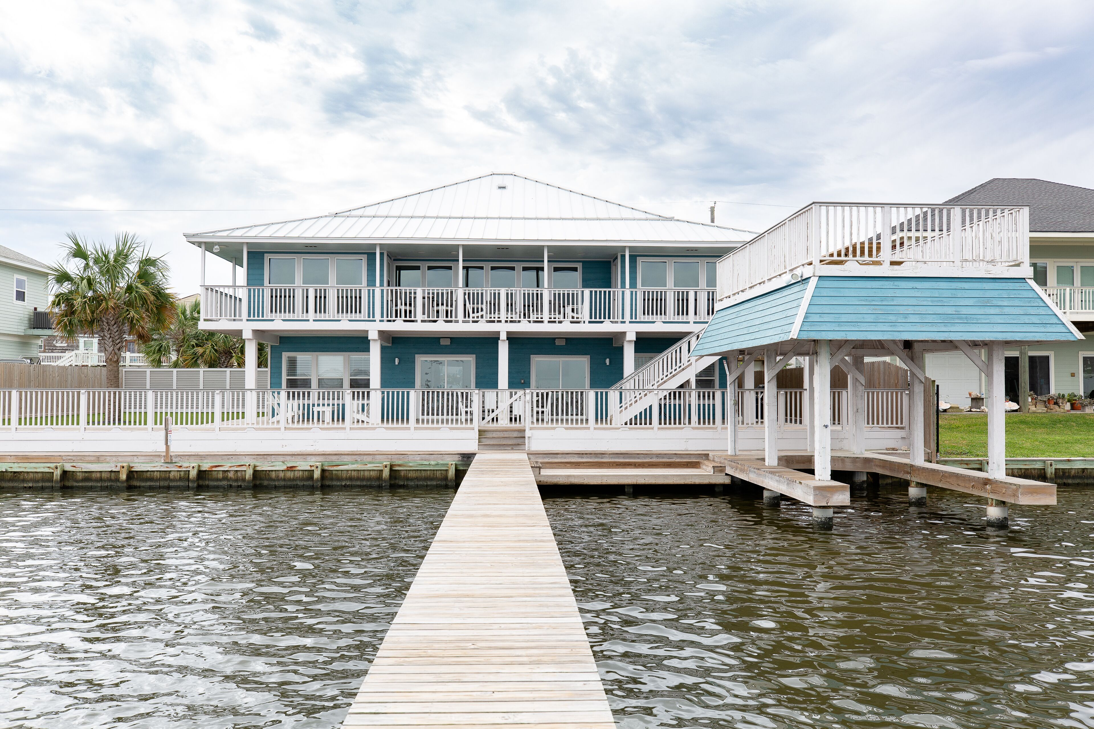 Cove House on Galveston Bay 4BR-3BA and bunks, sleeps 12-16; pier and boat slip