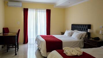 Caja de seguridad en la habitación, wifi gratis y ropa de cama