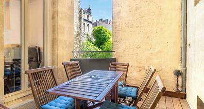 Exceptional and modern flat at the gates of the Jardin Public for 6