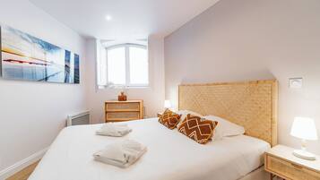 3 chambres, fer et planche à repasser, lit parapluie, Wi-Fi