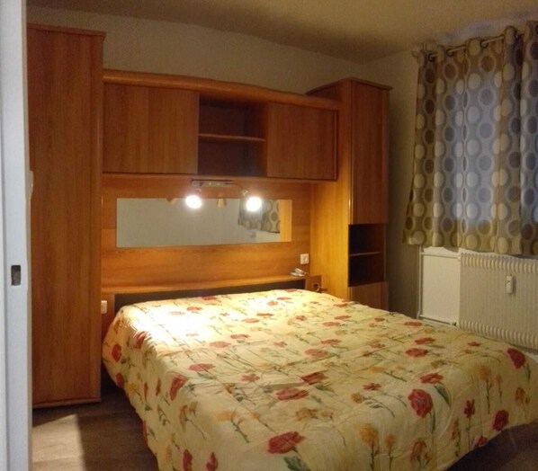 2 bedrooms