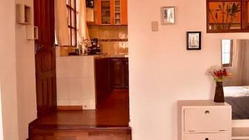 Comfort Apartment | Private kitchen | Fridge, microwave, dishwasher, cookware/dishes/utensils