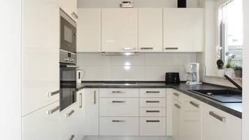 Kühlschrank, Herdplatte, Geschirrspüler