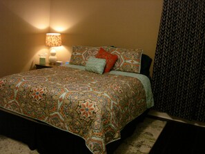 2 bedrooms, desk, iron/ironing board, free WiFi - House in Soulard near Downtown, Arch, Busch Stadium and anheuser busch brewery (St. Louis)