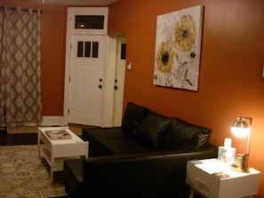 Smart TV, smart speakers, offices - House in Soulard near Downtown, Arch, Busch Stadium and anheuser busch brewery (St. Louis)