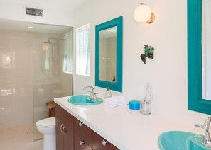 House, 3 Bedrooms | Bathroom | Towels - Nestled in the Cove (Rancho Mirage)