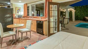 House, Multiple Beds (Reeves Garden House) | 3 bedrooms, iron/ironing board, free WiFi, bed sheets