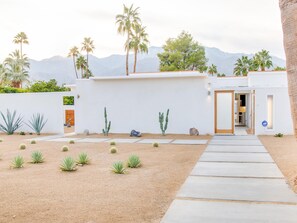 House, Multiple Beds (For The Record) | Property grounds