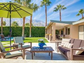 House, 3 Bedrooms | Balcony