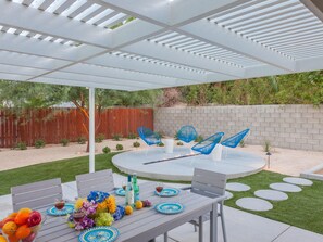 House, 3 Bedrooms | Balcony