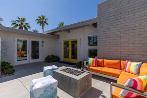 House, Multiple Beds (Mid Mod Sunsation) | Terrace/patio