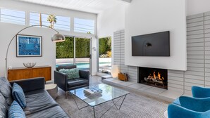 Living area - Desert Eden (Palm Springs)