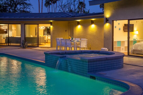 Pool - Mid-century Deluxe (Palm Springs)