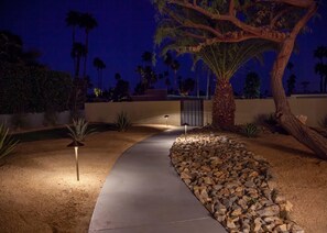 Property entrance - Mid-century Deluxe (Palm Springs)
