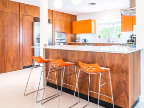 House, 3 Bedrooms | Private kitchen