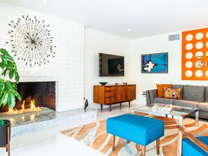 House, 3 Bedrooms | Living room