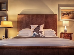 5 bedrooms, iron/ironing board, free WiFi, bed sheets