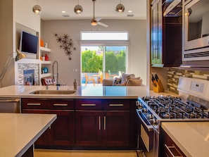 Private kitchen - Sun Haven Escape (Palm Springs)