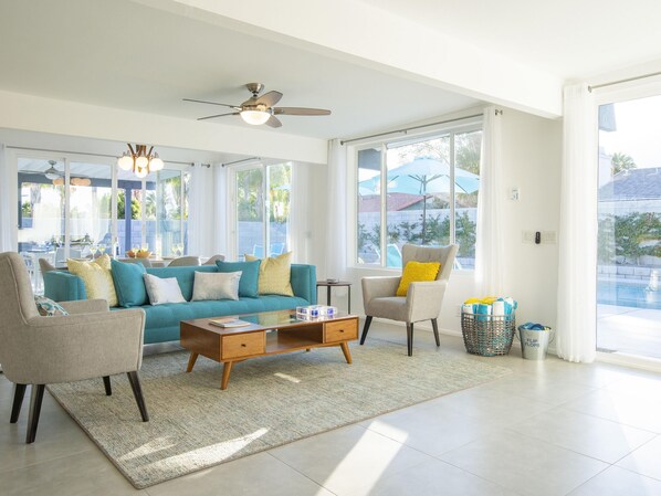 Living room - San Antonio Breeze (Palm Springs)