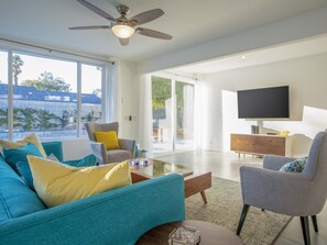 House, 3 Bedrooms | Living room