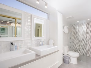 Casa, 3 habitaciones | Baño | Toallas