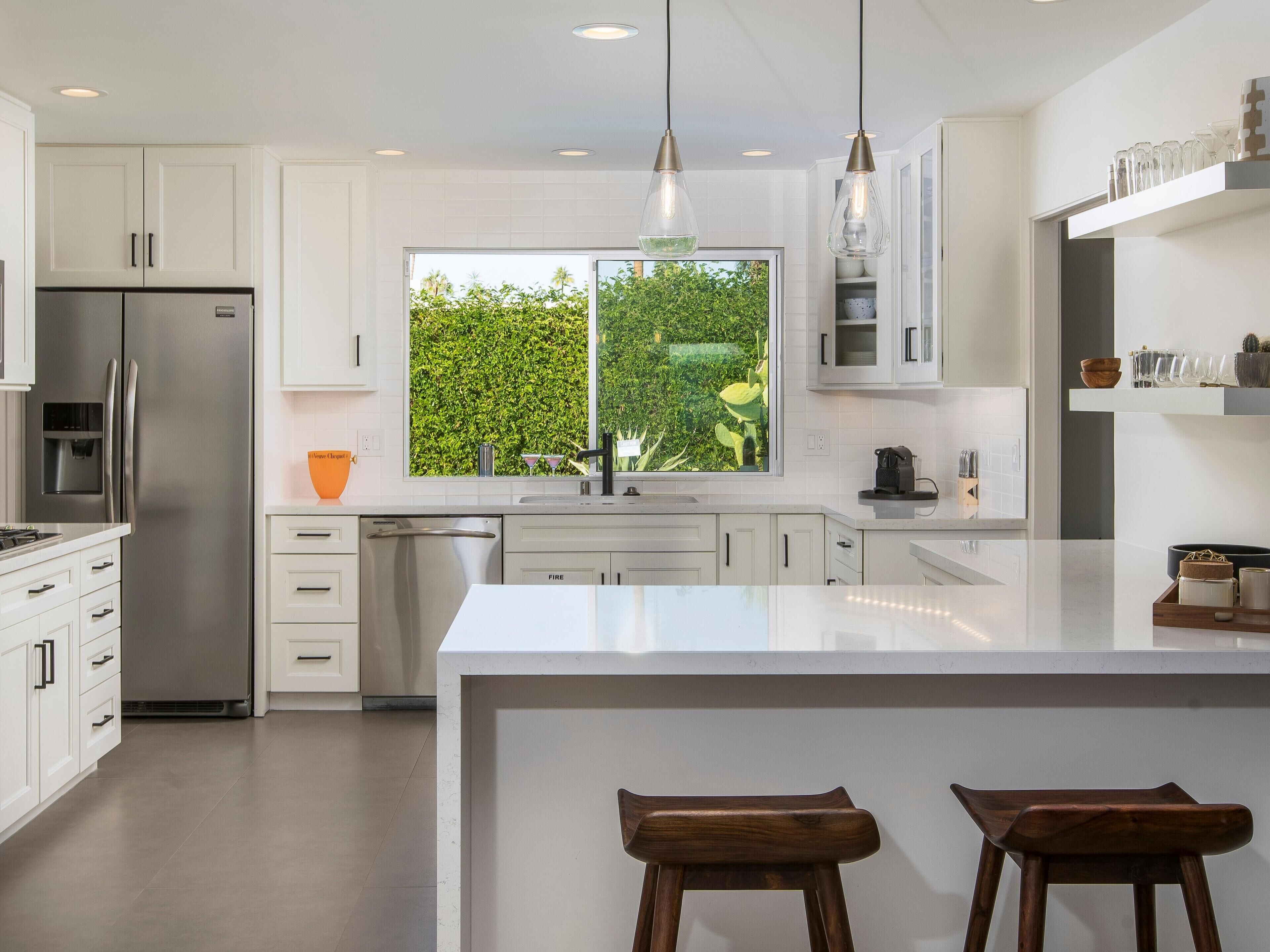 Rumah, Beberapa Tempat Tidur (Modern Marion at Twin Palms) | Dapur pribadi | Lemari es, microwave, kompor, dan mesin pencuci piring