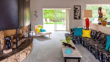 Hus, flere senger (Chi Chi House) | Oppholdsrom | TV