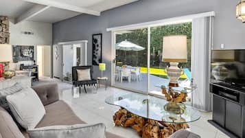 Hus, flere senger (Chi Chi House) | Oppholdsområde | TV