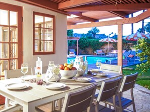House, Multiple Beds (The Clever Cactus) | Outdoor dining - The Clever Cactus (Palm Springs)
