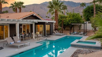 Talo, useita sänkyjä (Azure Oasis) | Uima-allas | Ulkouima-allas