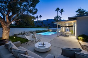 Hus - flera sängar (Happy Hour) | Pool | Utomhuspool