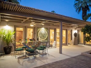 Casa, 3 habitaciones | Balcón