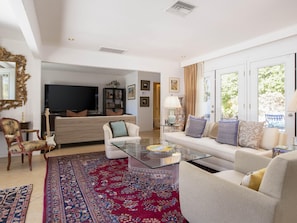 House, 3 Bedrooms | Living room