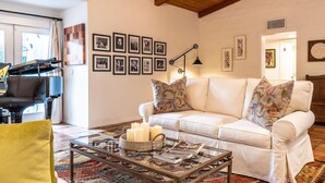 Maison, 2 chambres | Salle de séjour