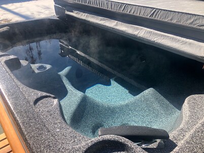 Beautiful Cabin in Frisco. Walk to town. Bike and ski from the front door.