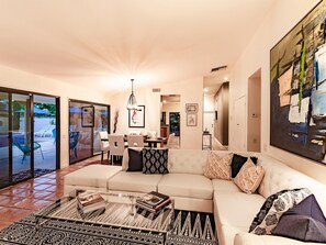 House, Multiple Beds (Andiamo al Sole) | Living room | TV