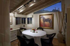 House, 2 Bedrooms | Dining