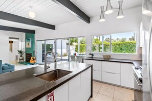 House, Multiple Beds (Alexander on Bedford) | Private kitchen | Fridge, microwave, stovetop, dishwasher - Alexander on Bedford (Palm Springs)