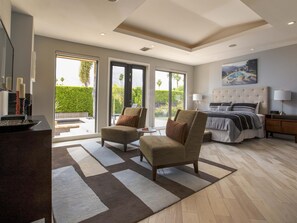 Room - Sophisticated Tiki at Twin Palms (Palm Springs)